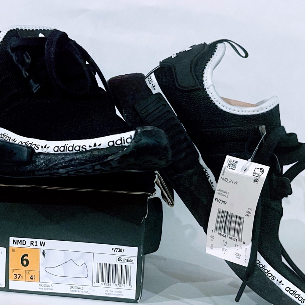 Adidas women’s running shoe- NMD _R1 W color FV7307 black
